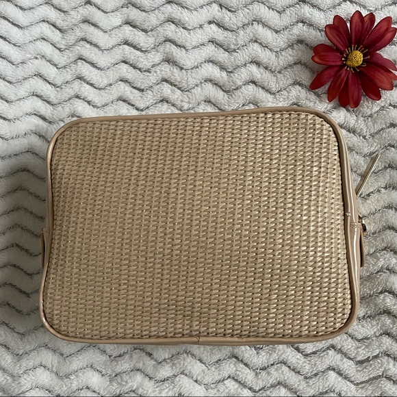 VERSACE Parfums Beige Makeup Cosmetics Bag - Picture 3 of 14